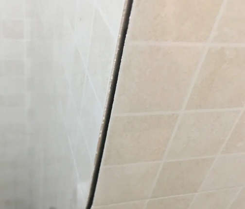 海安瓷砖空鼓维修公司分享阳台瓷砖脱落的修复过程可以分为以下几个步骤